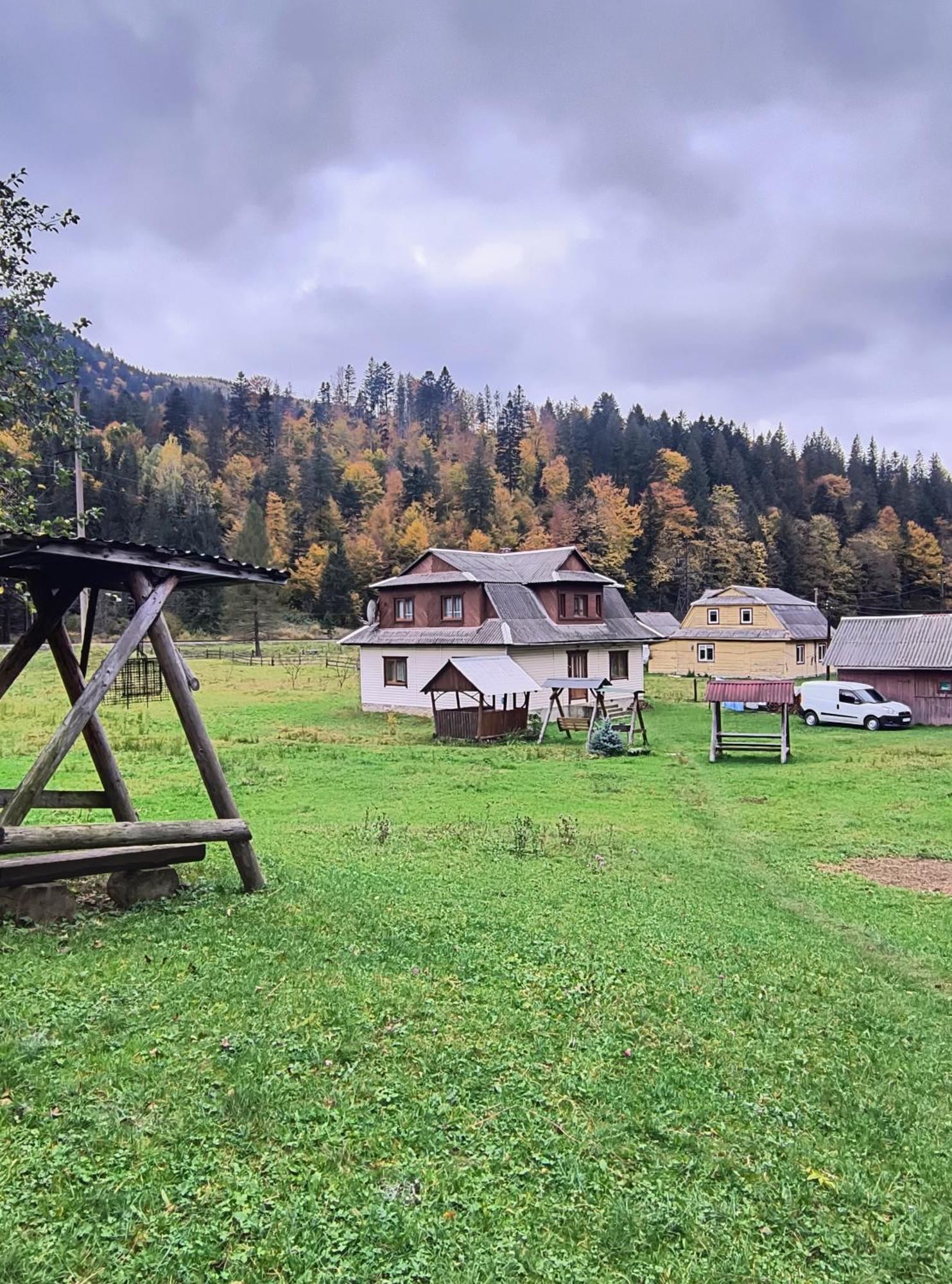 Отель Na Hutori Татаров Экстерьер фото